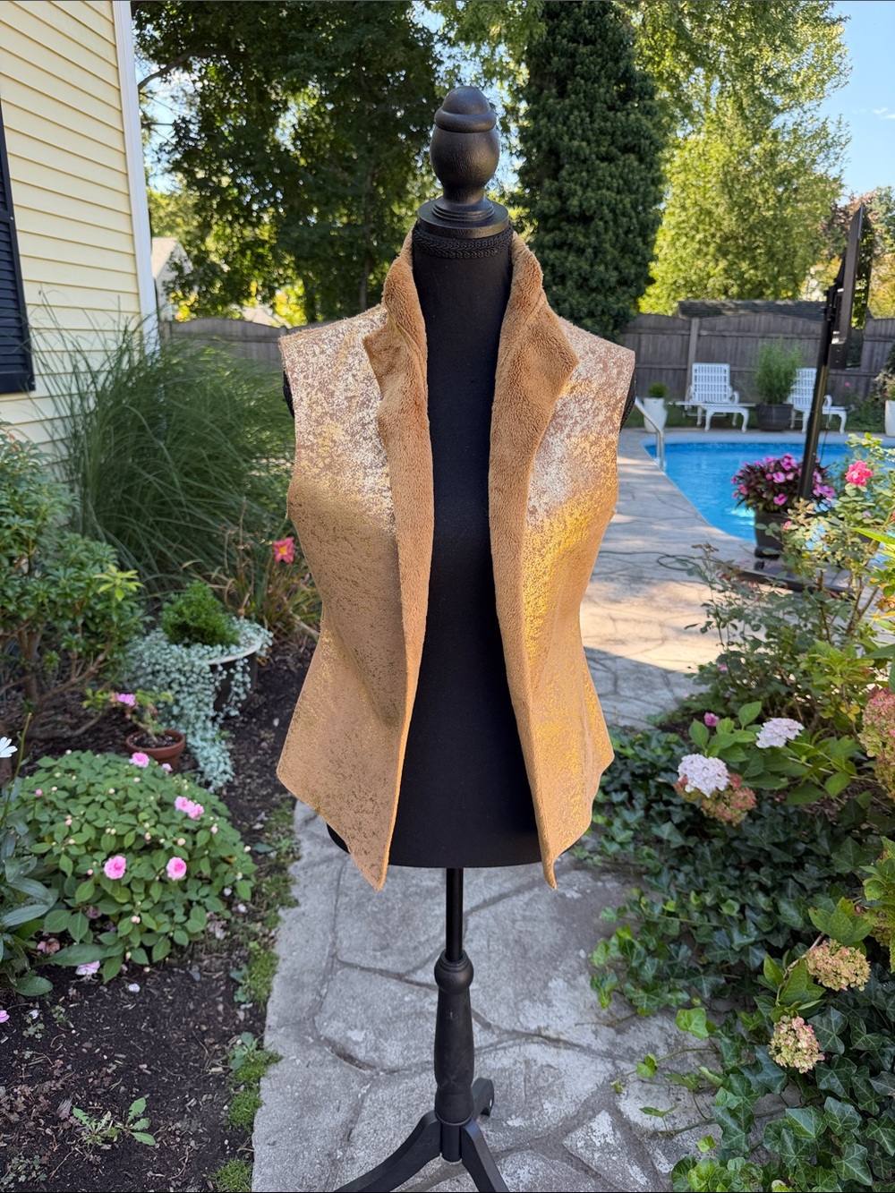 Metro 7 Metallic Bronze Faux Shearling Vest Small Y2K Glam